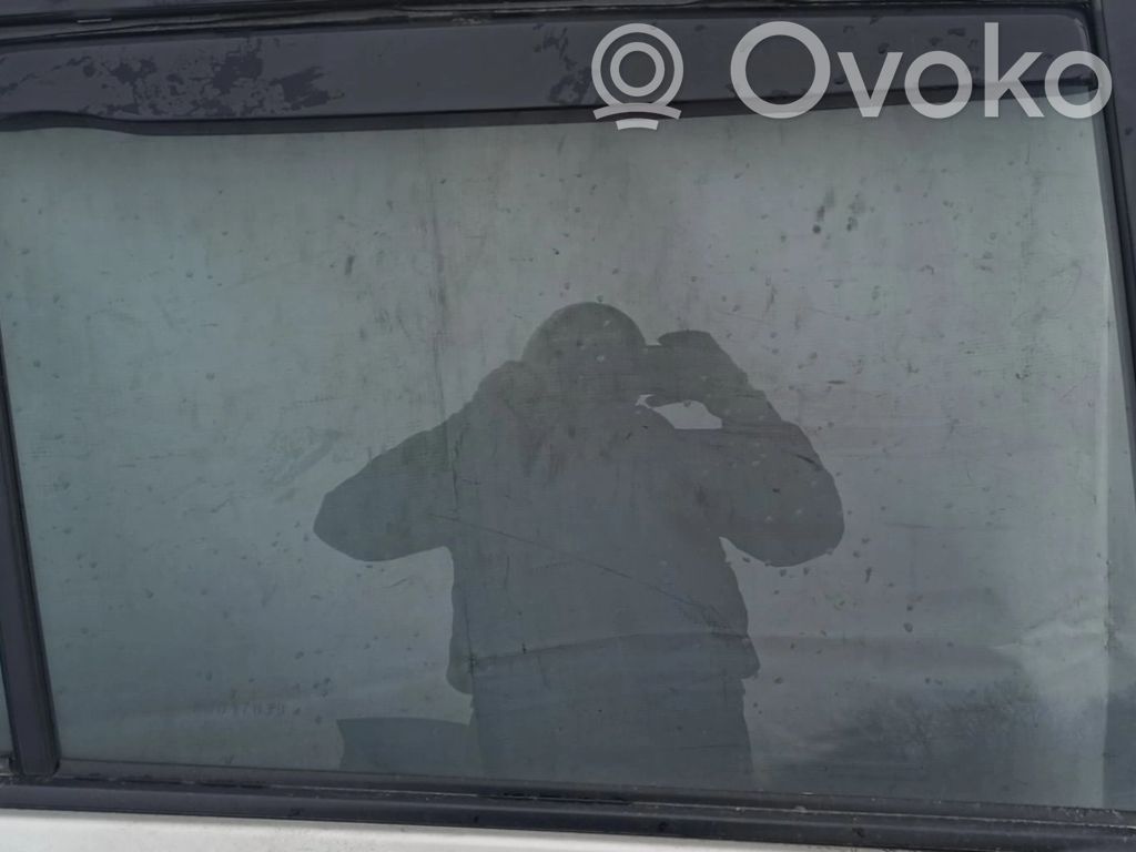 Toyota Corolla Verso E121 Luna de la puerta trasera 