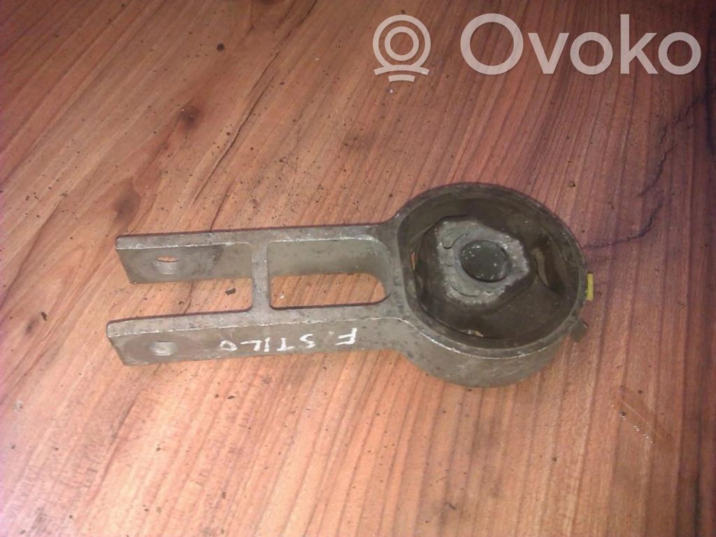Fiat Stilo Supporto di montaggio del motore 