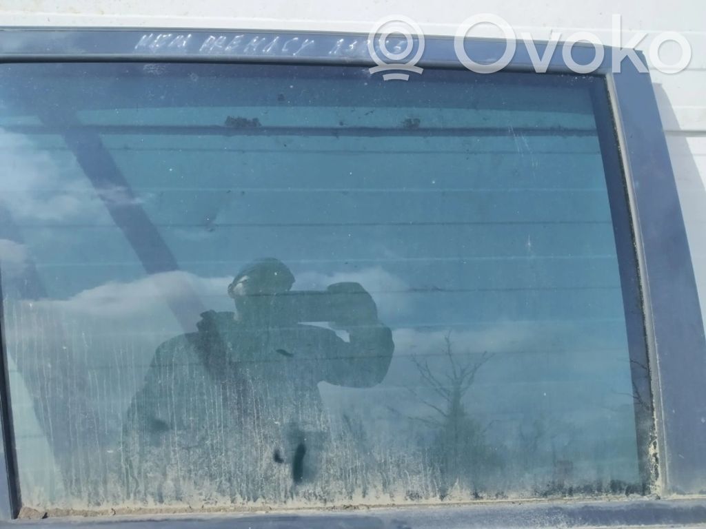 Rear door window glass