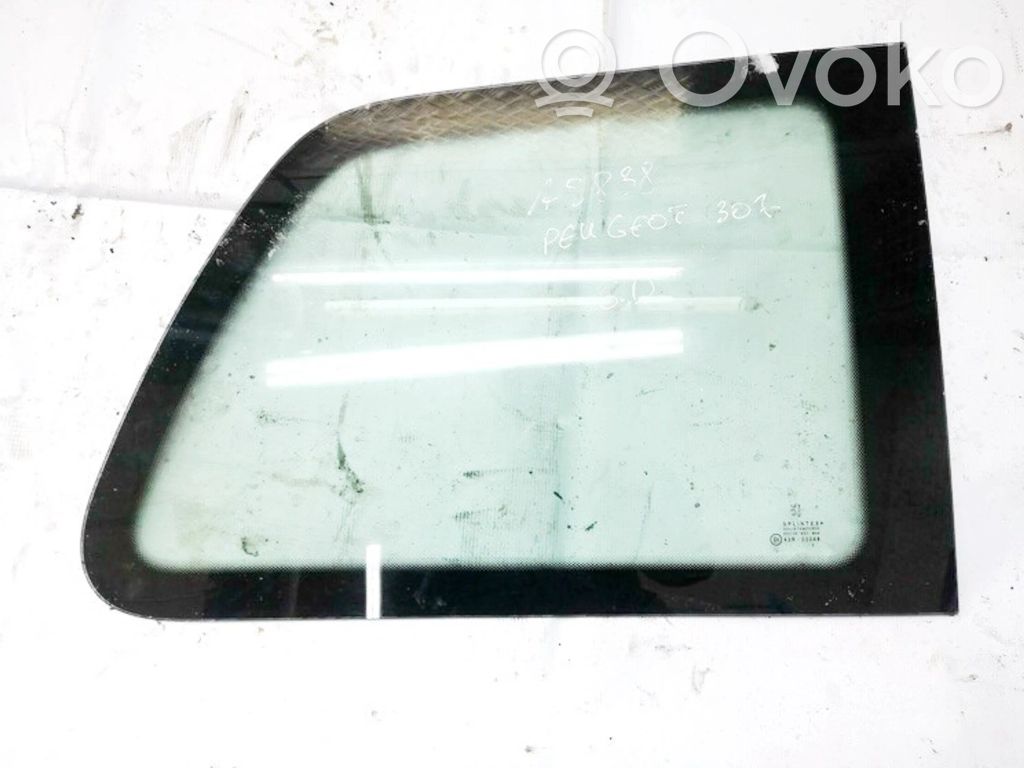Vidrio lateral trasero
