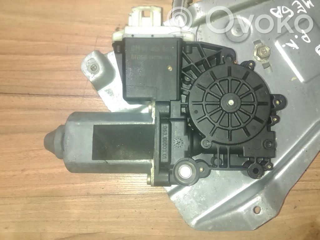 Opel Omega B1 Silnik regulatora szyby drzwi przednich 