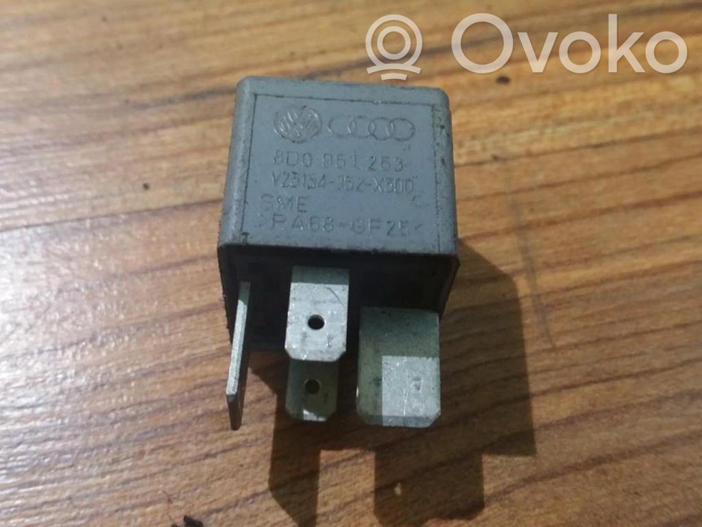 Autres relais   8D0951253,V23134J52X300,8D0951253,V23134J52X300,V23134J52X300