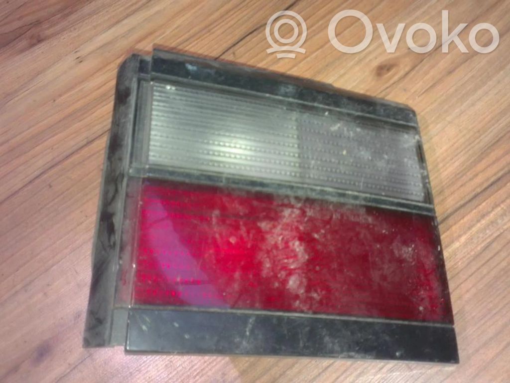 Volkswagen PASSAT B3 Luci posteriori del portellone del bagagliaio 