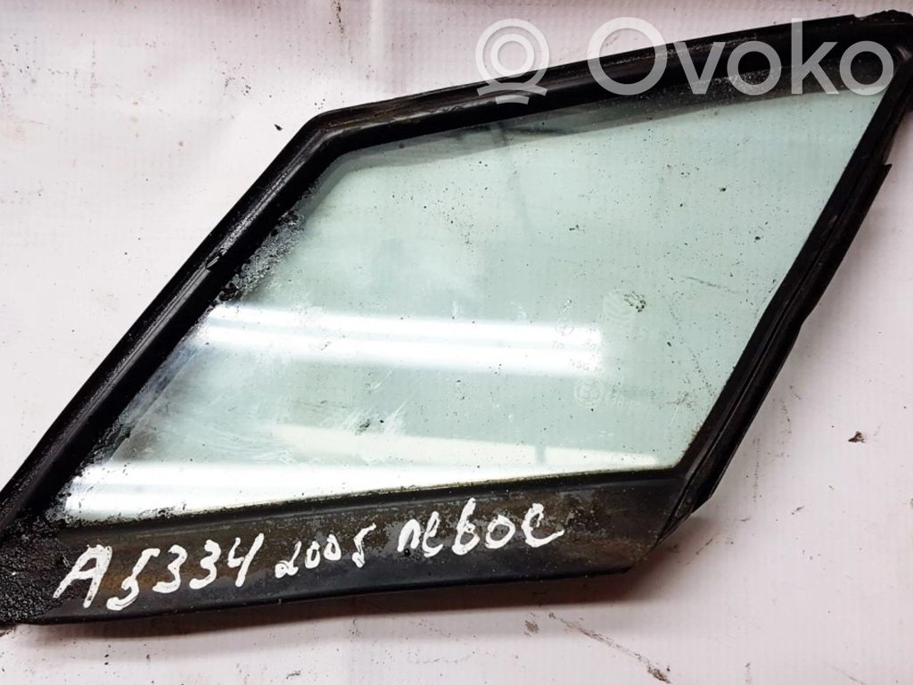 Mazda 5 Ventanilla de ventilación de la puerta delantera cuatro puertas 