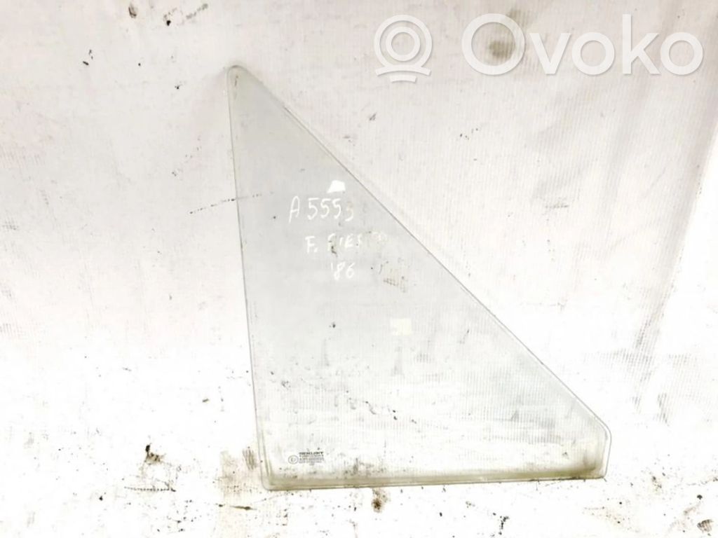 Ventanilla de ventilación de la puerta delantera cuatro puertas