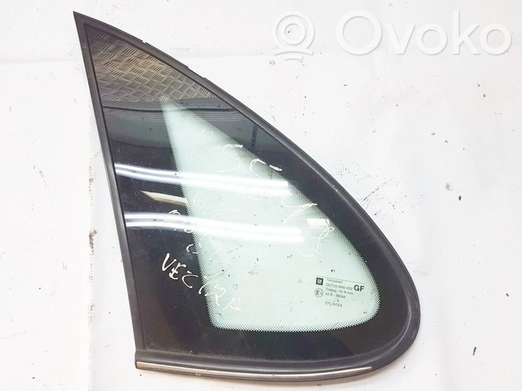 Vidrio lateral trasero