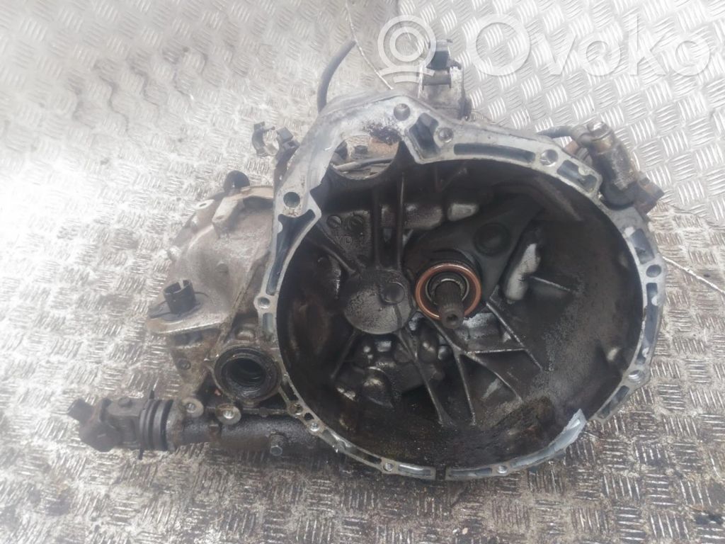Nissan Almera N16 Scatola del cambio manuale a 5 velocità 