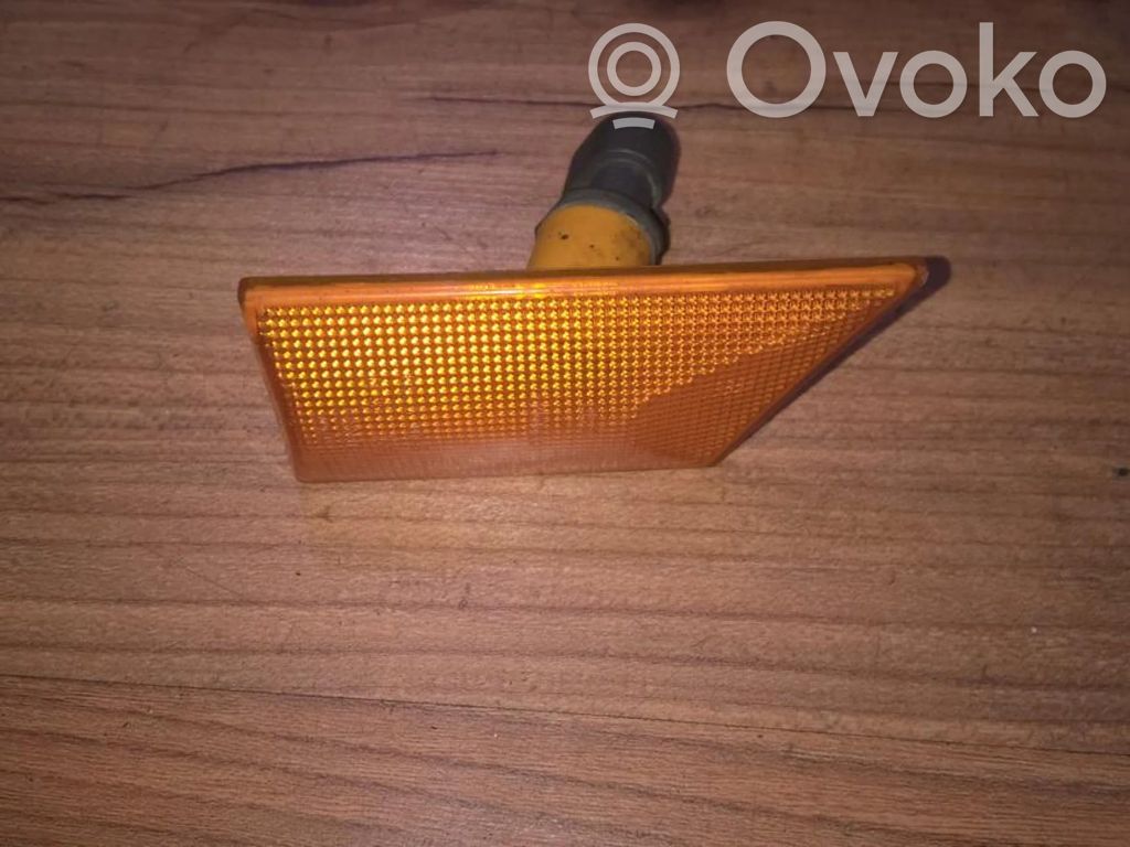 Opel Vectra C Indicatore di direzione del parafango anteriore 