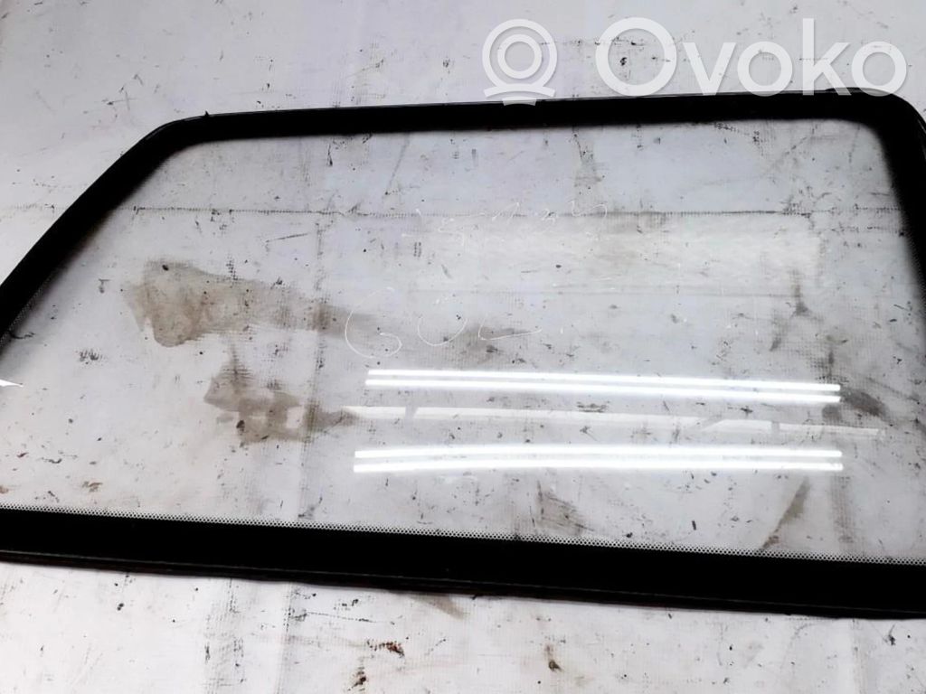 Vidrio lateral trasero