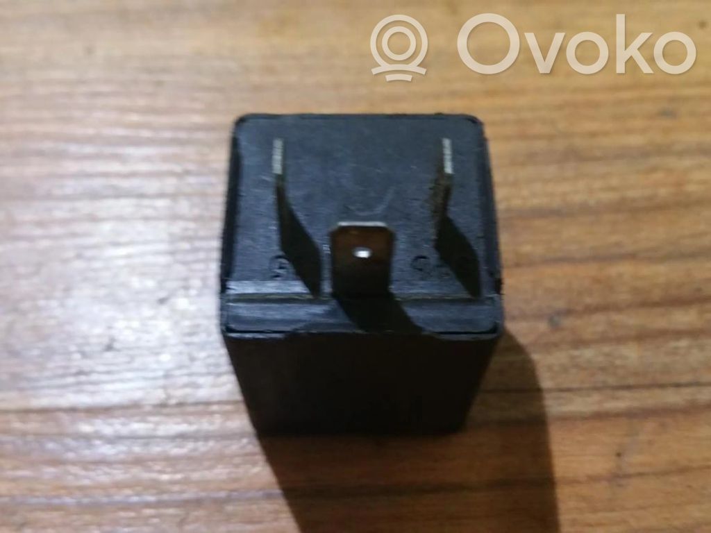 Otros relés   90240665,3SB00443802,2502888,3SB00443802,90240665