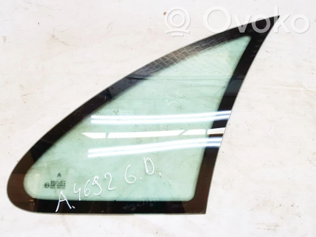 Geam lateral spate