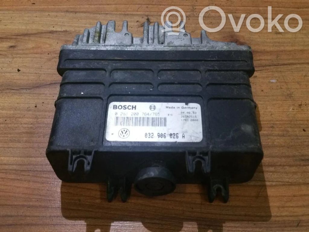 Volkswagen Golf III Engine control unit/module 