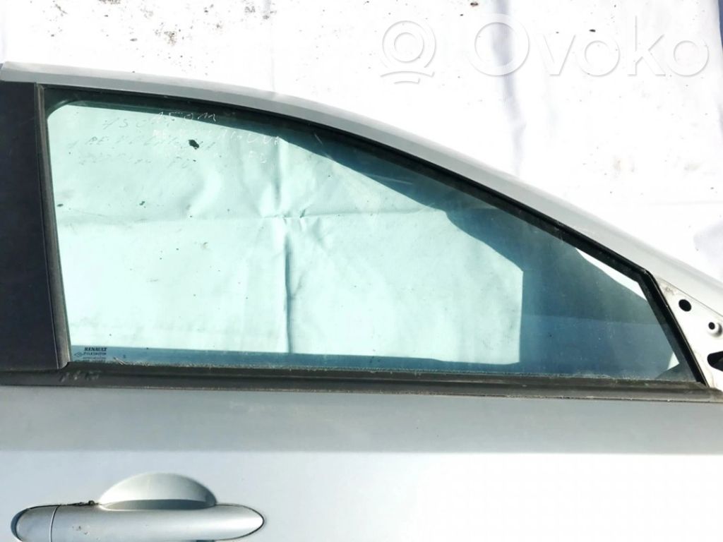 Szyba drzwi przednich