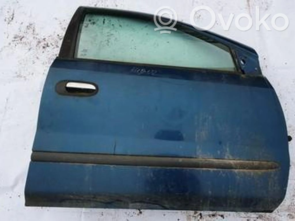 Nissan Almera Tino Portiera anteriore 