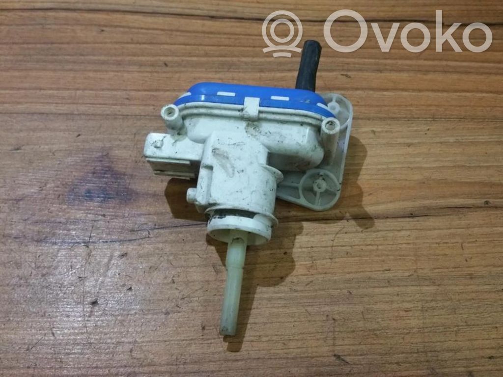 Audi 80 90 S2 B4 Pompă vacuum închidere centralizată 