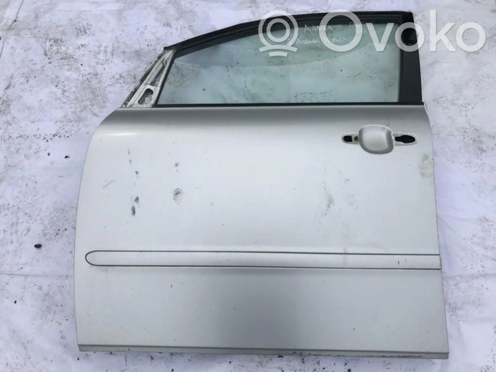 Toyota Avensis Verso Drzwi przednie
