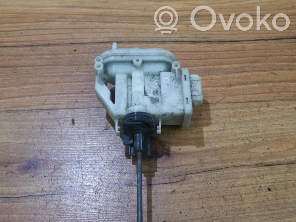 Volkswagen PASSAT B3 Pompă vacuum închidere centralizată