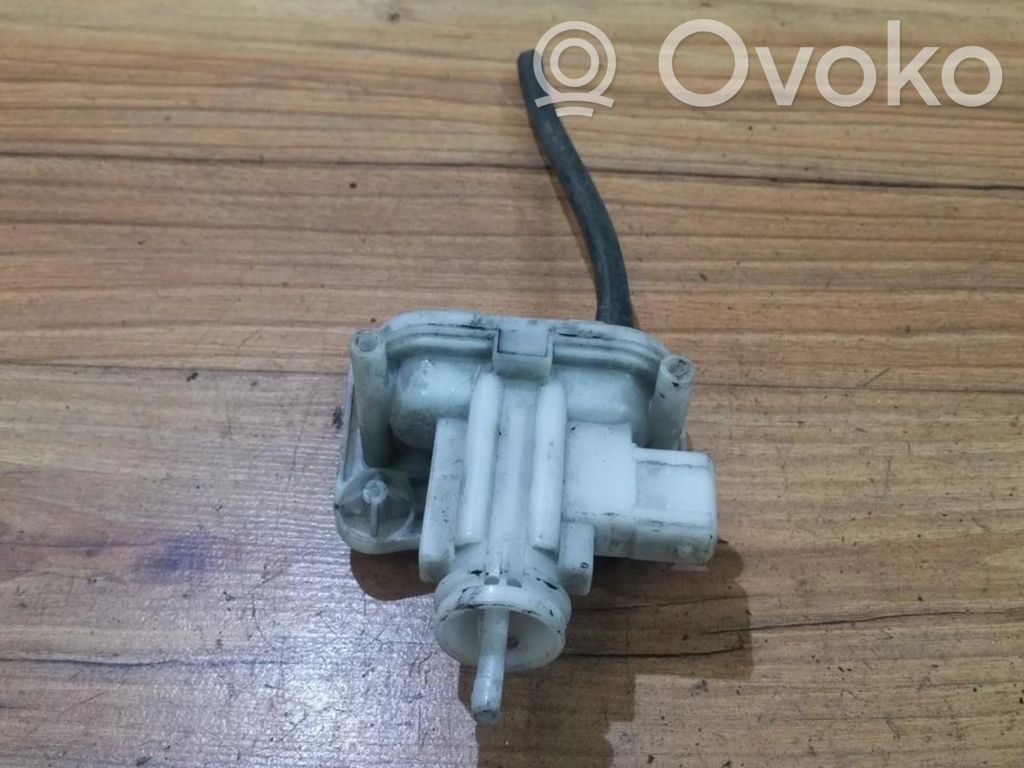 Audi 80 90 S2 B4 Pompa a vuoto chiusura centralizzata