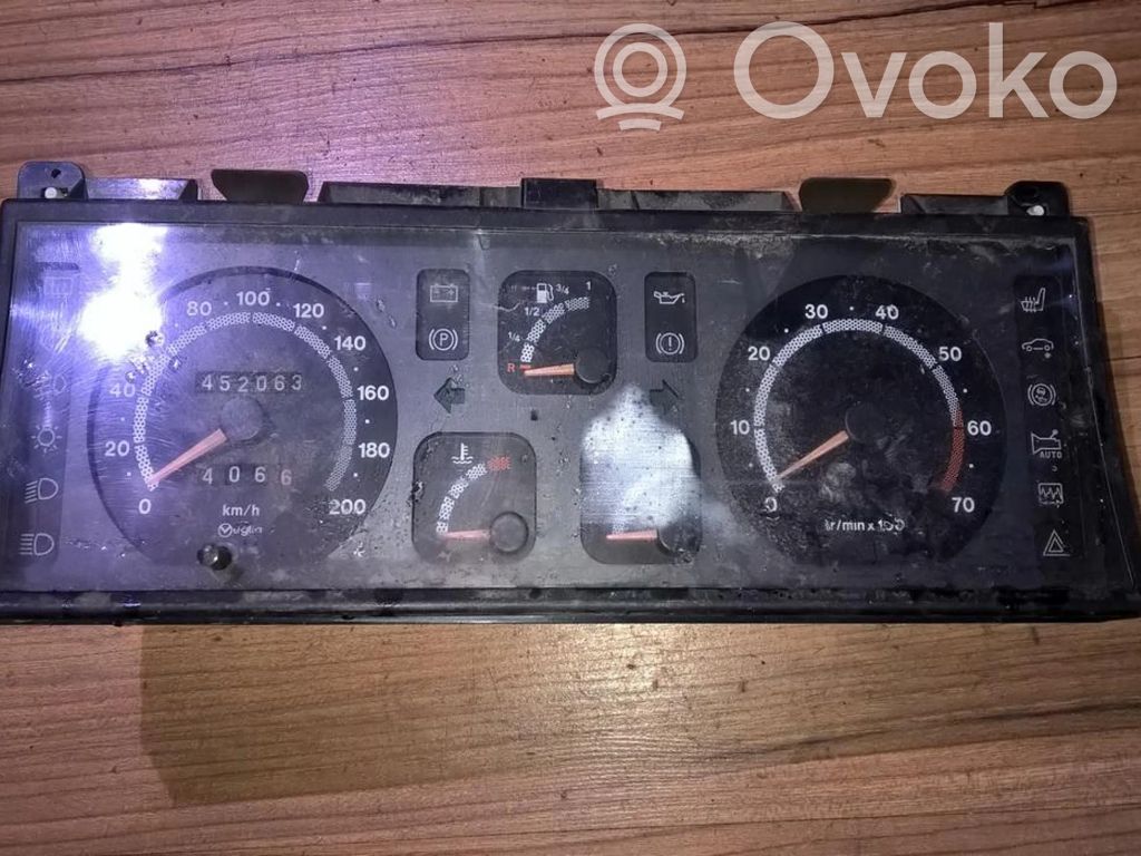 Renault Espace I Geschwindigkeitsmesser Cockpit 
