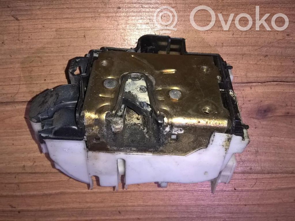 Volkswagen Golf III Etuoven lukko