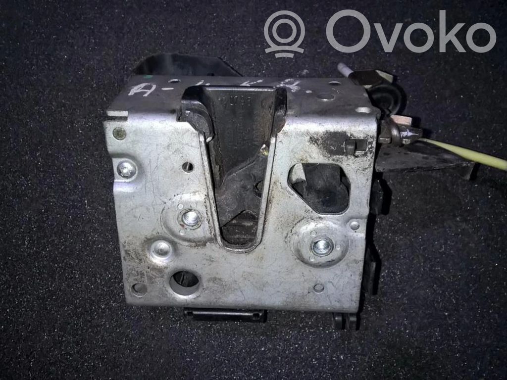 Audi A4 S4 B5 8D Etuoven lukko 