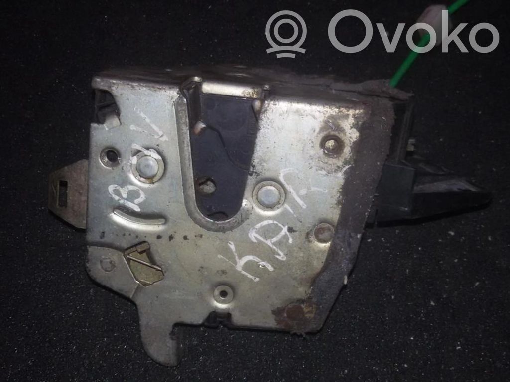 Serrure de porte avant