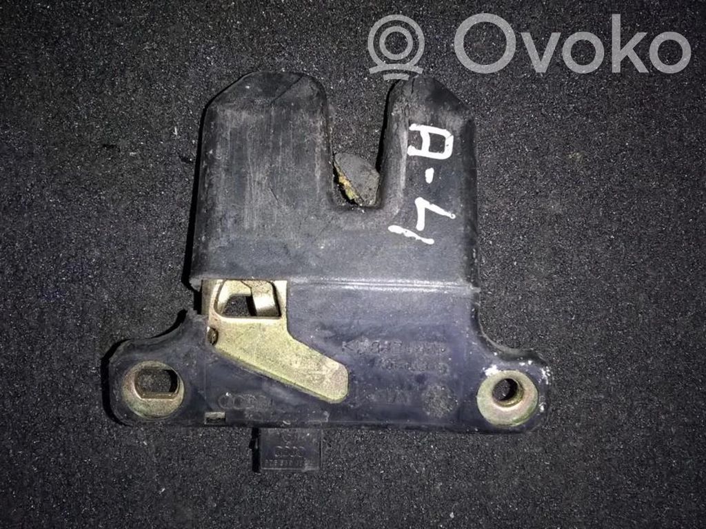 Audi A4 S4 B5 8D Încuietoare portbagaj 