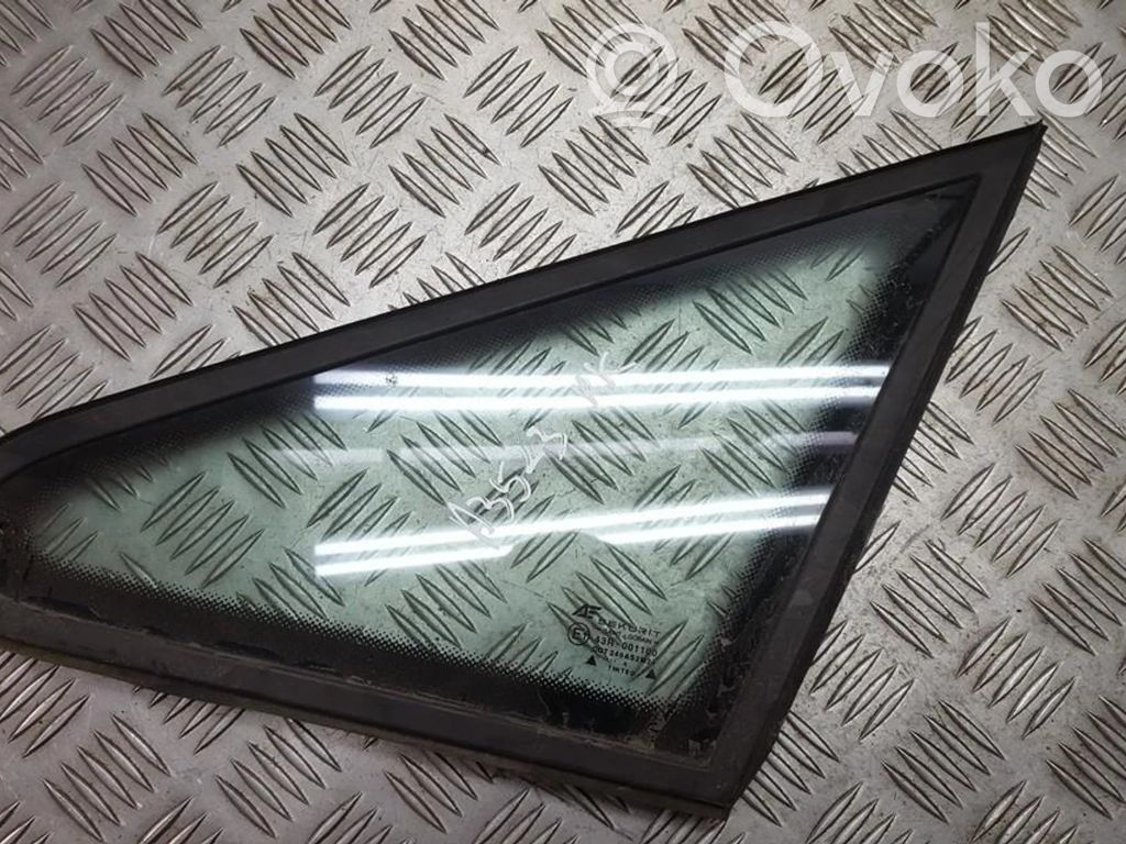 Front triangle window/glass