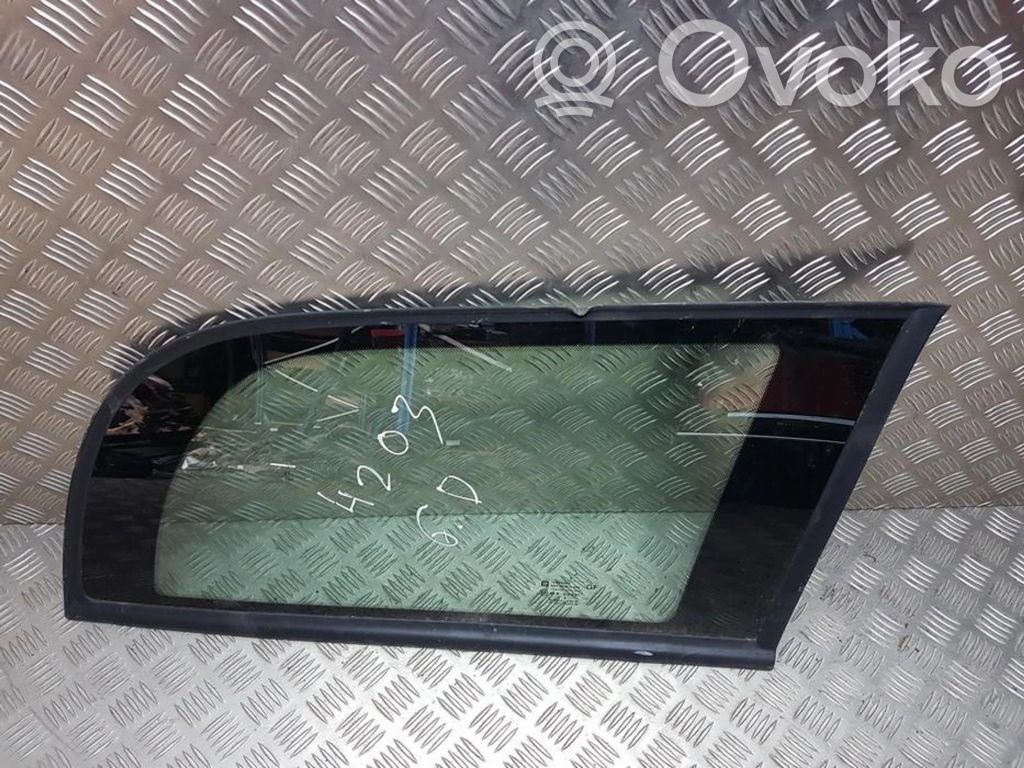 Vidrio lateral trasero