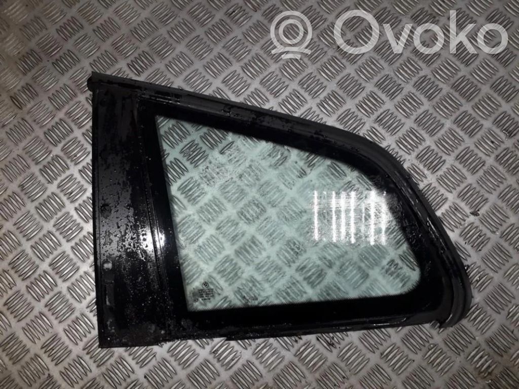 BMW X3 E83 Rear side window 