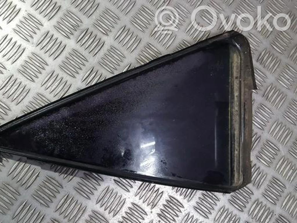 Ventanilla de ventilación de la puerta trasera