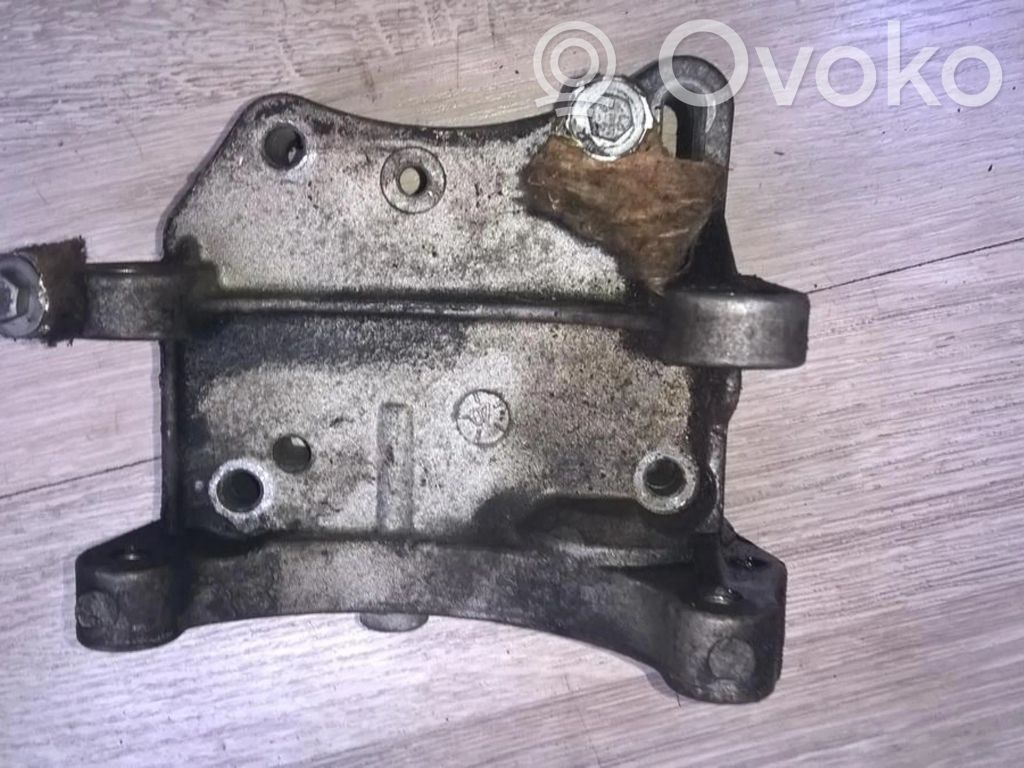 Peugeot 307 Łapa / Mocowanie silnika 