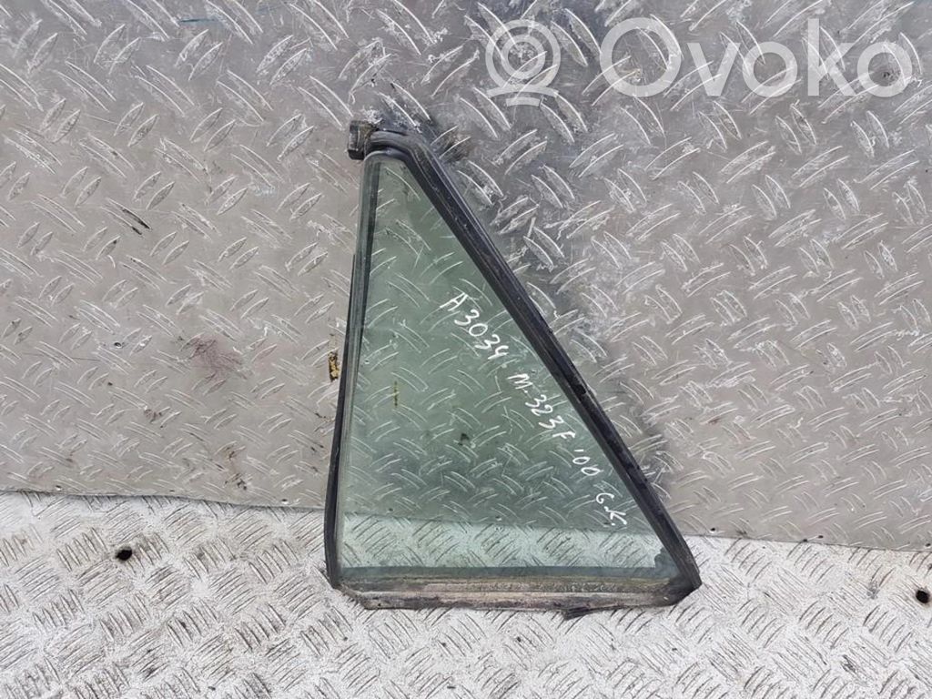 Ventanilla de ventilación de la puerta trasera