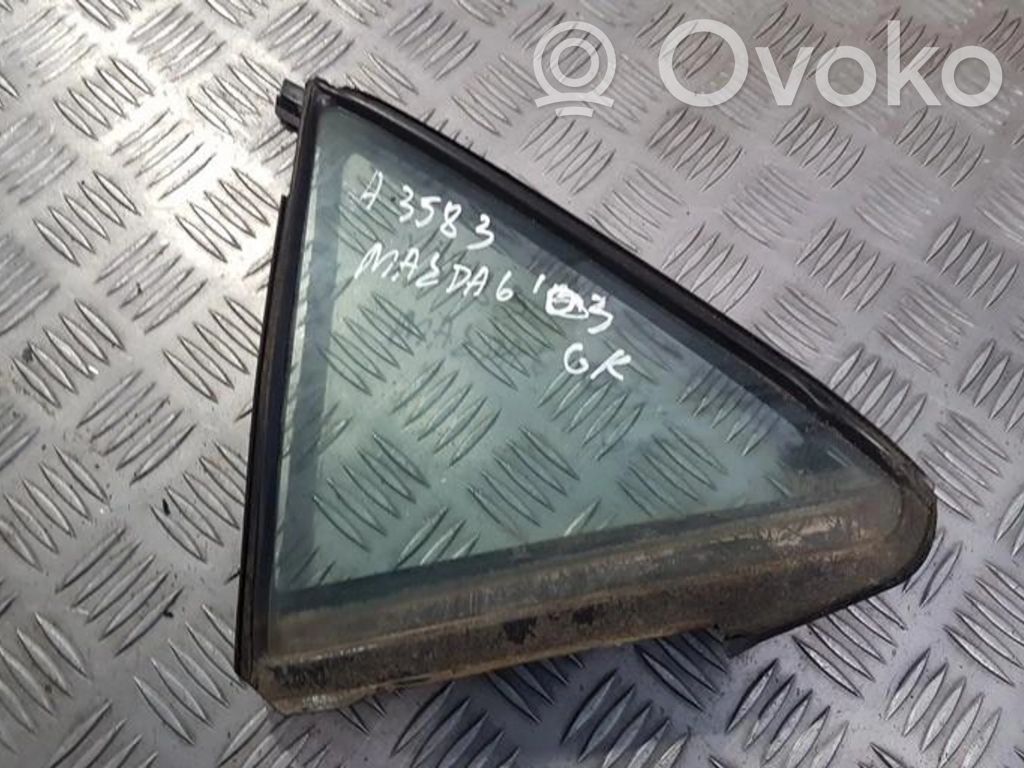 Rear vent window glass