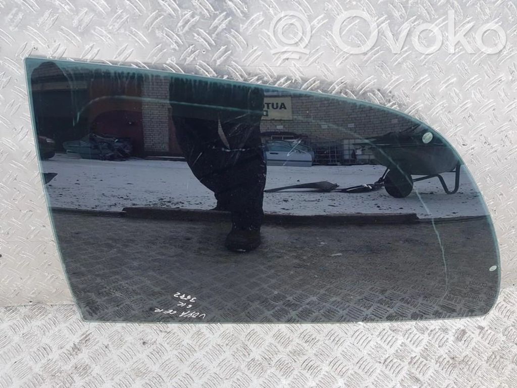 Vidrio lateral trasero