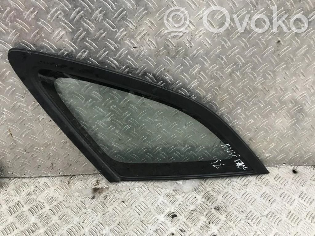 Rear side window