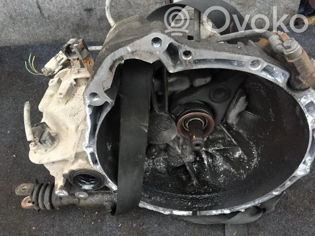 Nissan Almera N16 Scatola del cambio manuale a 5 velocità 
