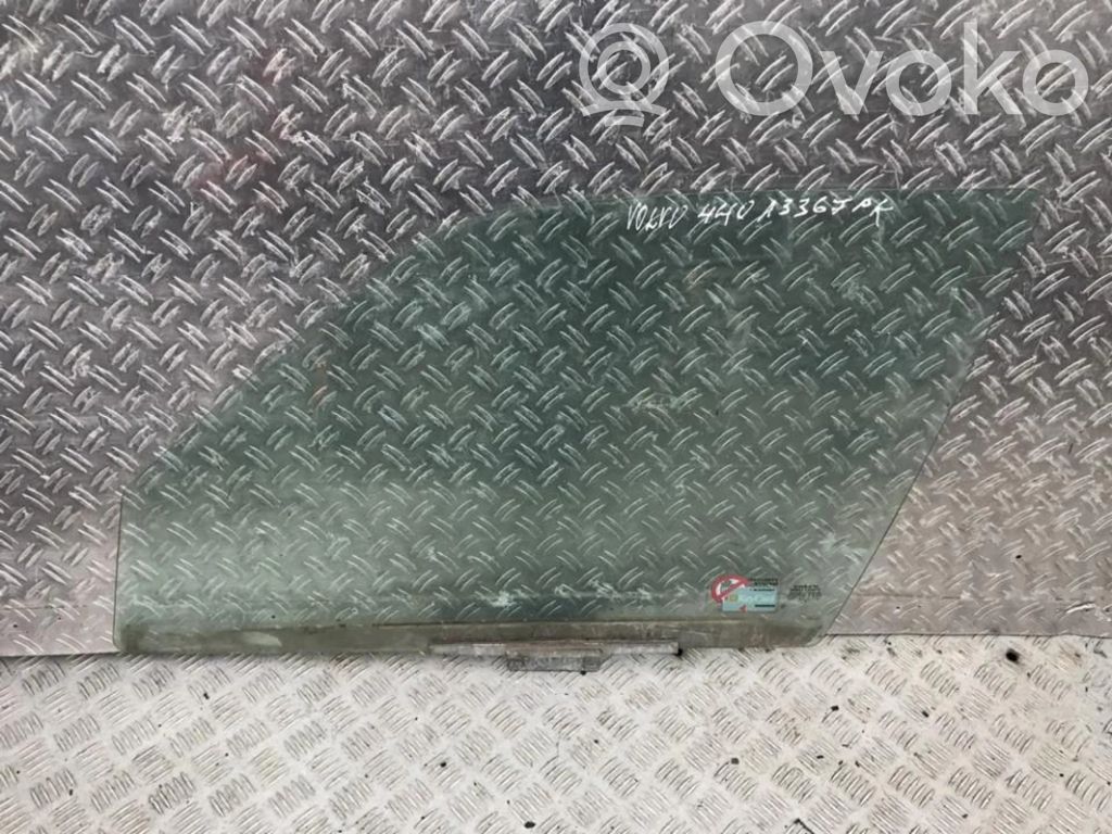 Volvo 440 Geam ușă față patru uși 