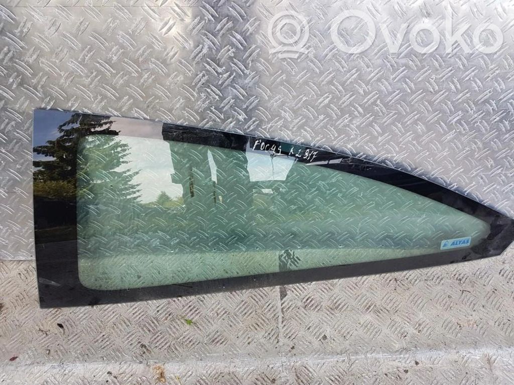 Rear side window
