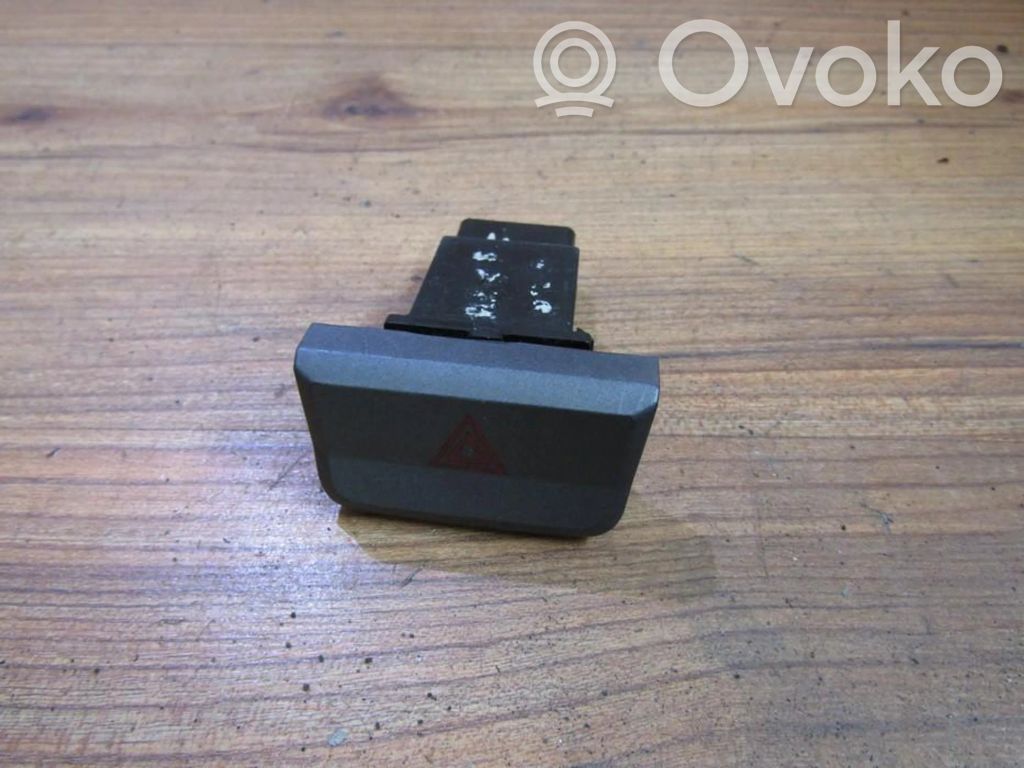 Botón interruptor de luz de peligro