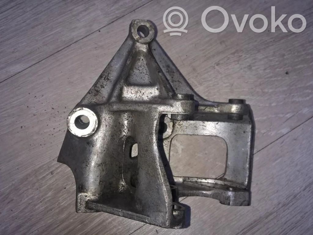 Rover 214 - 216 - 220 Engine mounting bracket 