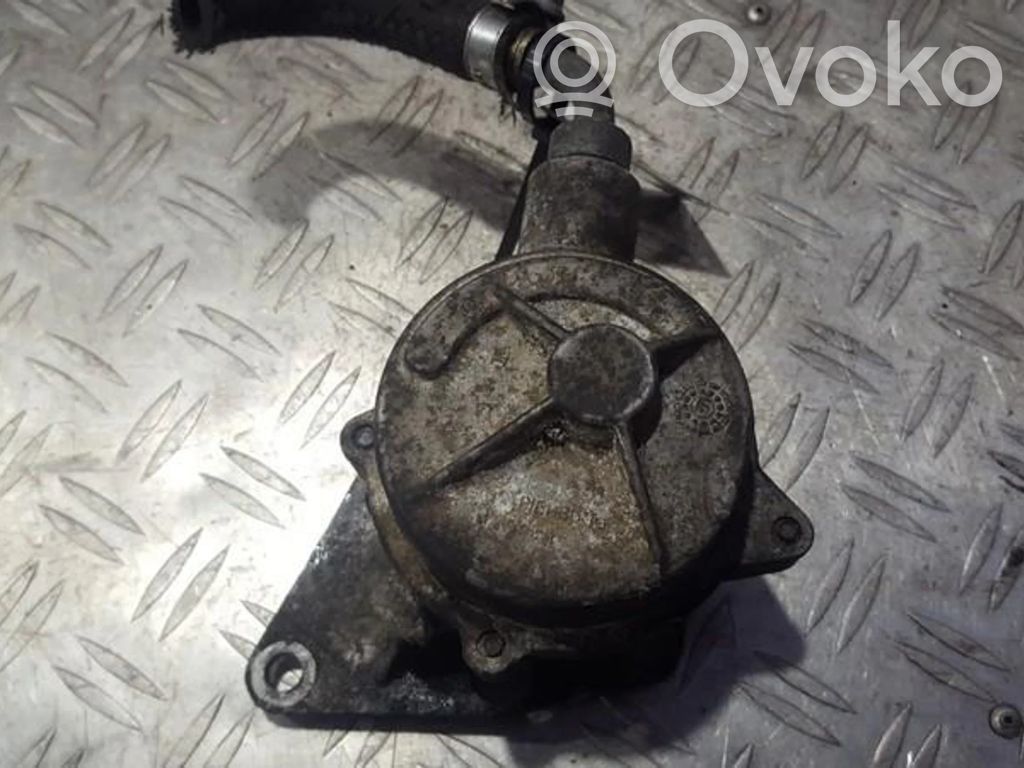 Peugeot 405 Pompa podciśnienia 