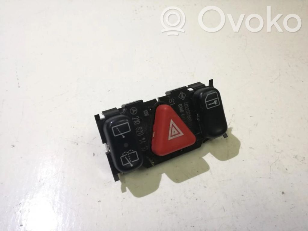 Mercedes-Benz E W210 Botón interruptor de luz de peligro 
