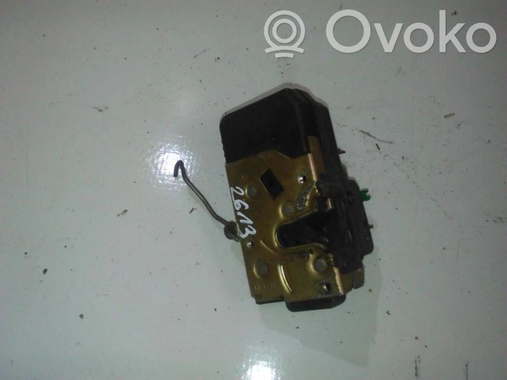 Opel Vectra B Etuoven lukko