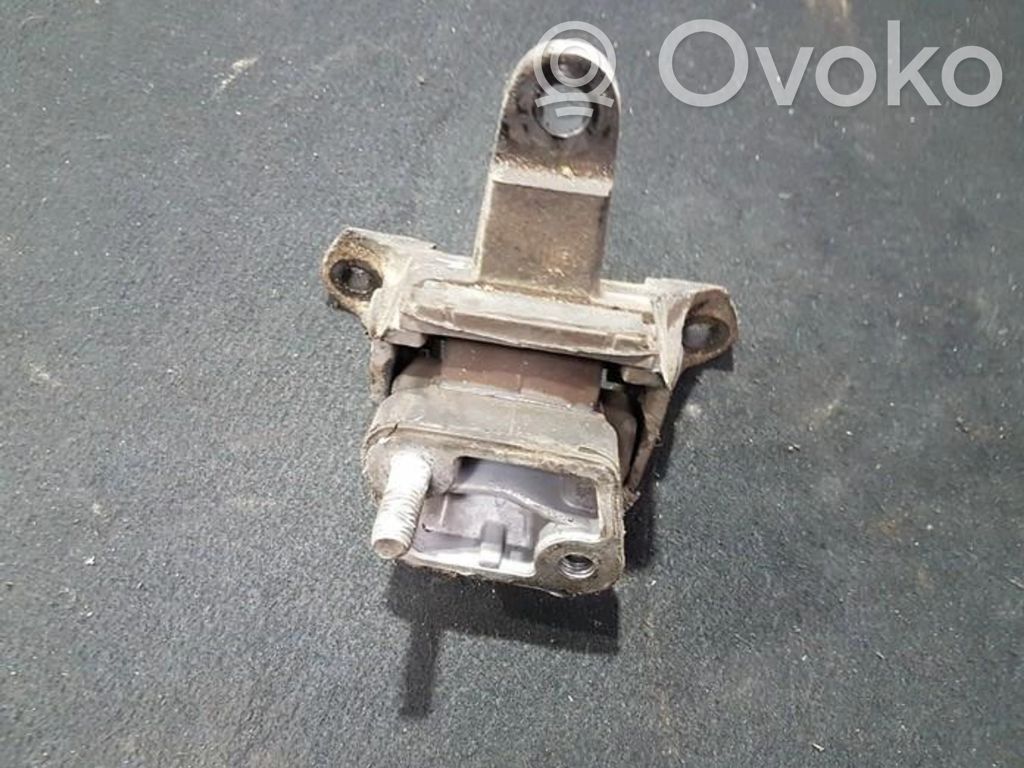 Ford Mondeo MK II Engine mount bracket 