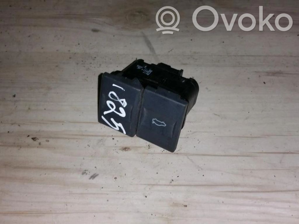 Interruptor para abrir la puerta trasera   D3L0A,D3L0A