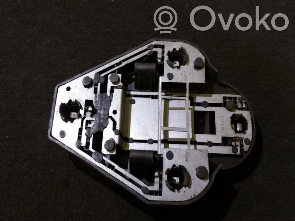 Rover 620 Takavalon polttimon suojan pidike 