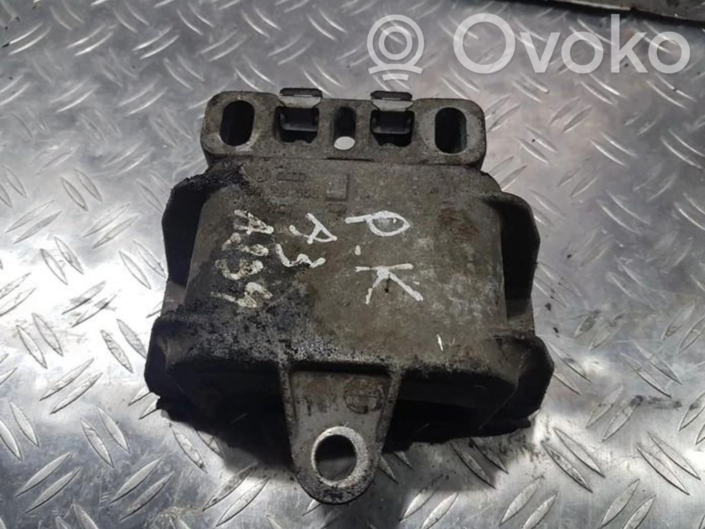 Moottorin kiinnikekorvake   1J0199555,1J0199555
