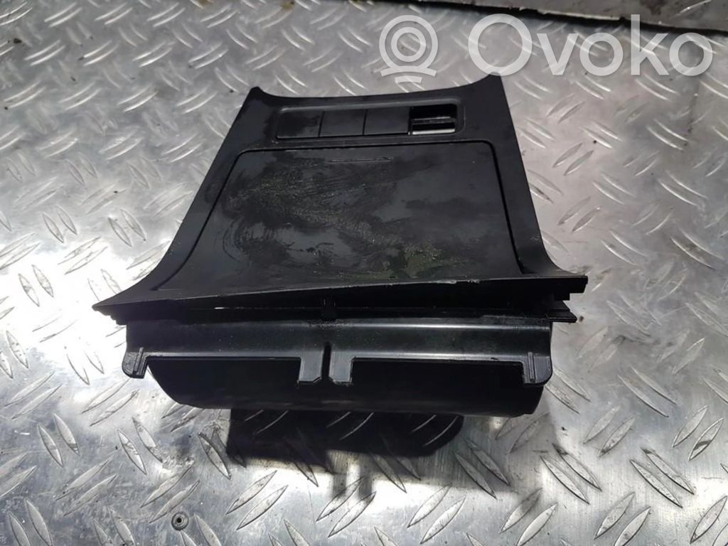 Volkswagen Golf V Cenicero del coche 
