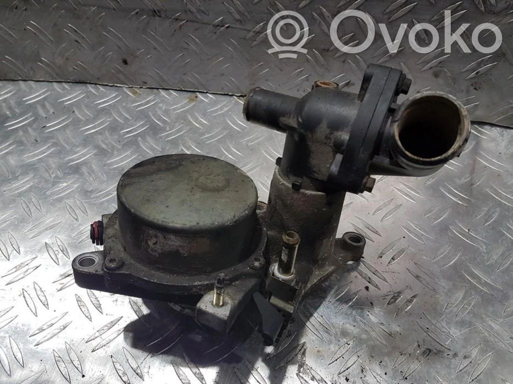 Ford Mondeo Mk III Vacuum pump 